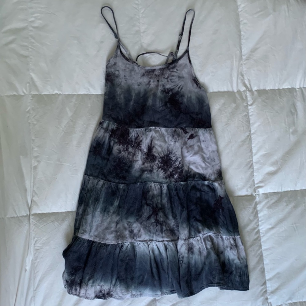 Blue tie dye backless dress